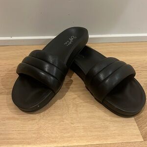 Seychelles Low Key Sandal